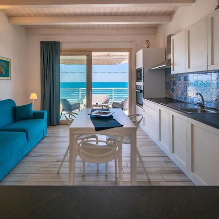 Luci Apartment Sea Beach อาโวลา ภายนอก รูปภาพ