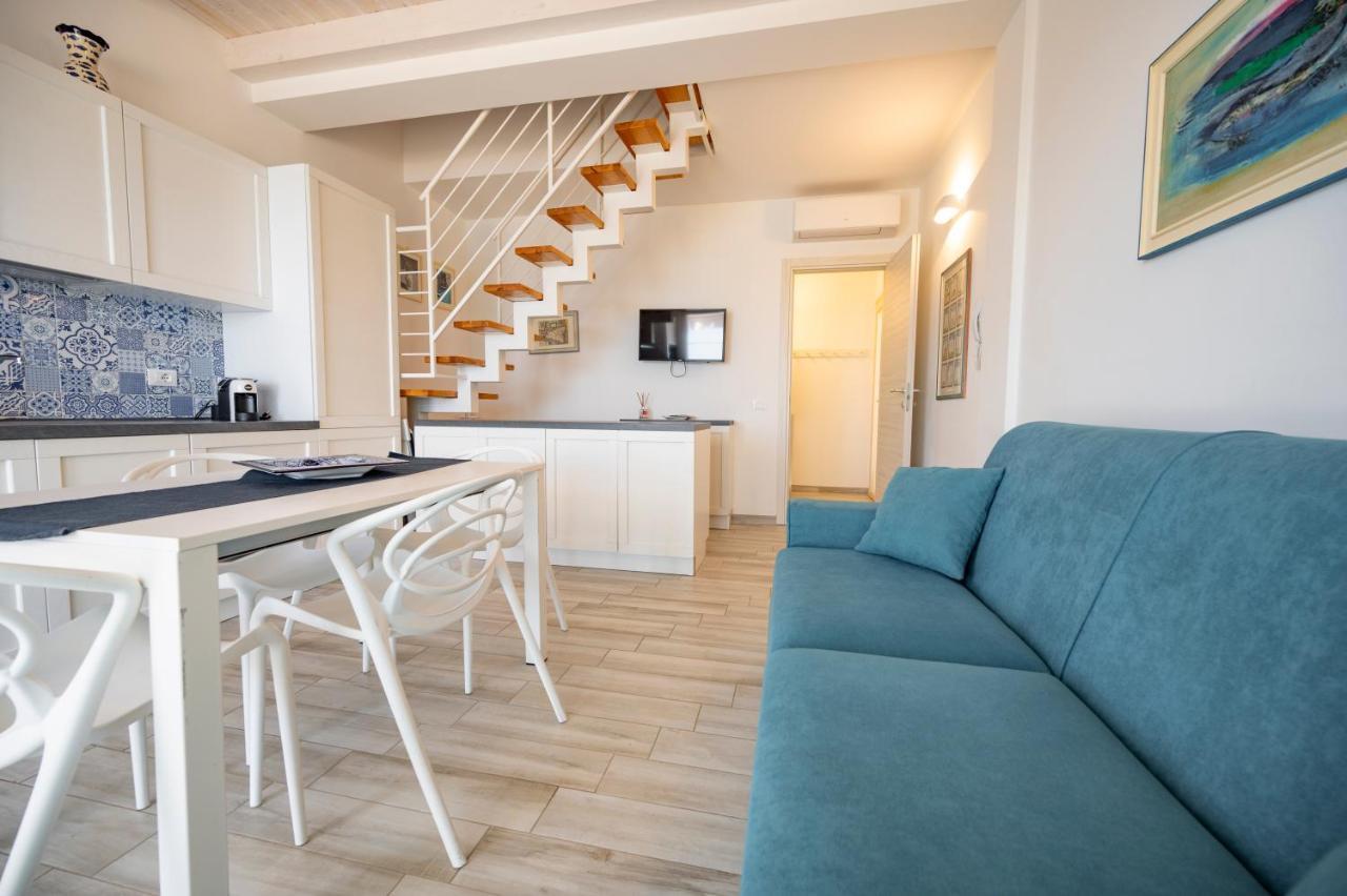 Luci Apartment Sea Beach อาโวลา ภายนอก รูปภาพ
