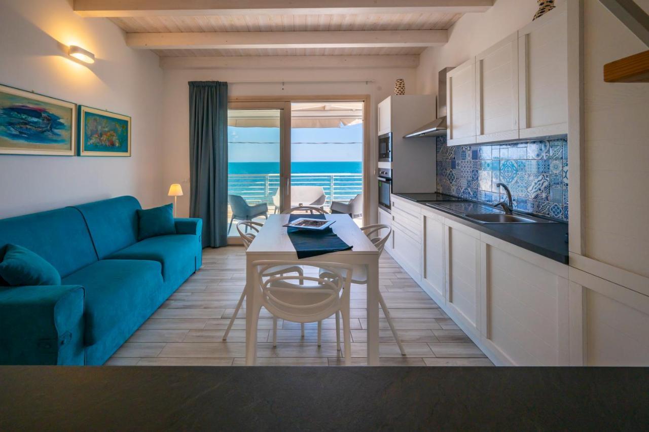 Luci Apartment Sea Beach อาโวลา ภายนอก รูปภาพ
